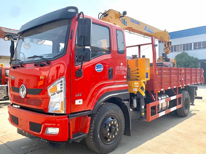 รายงานราคาทันที: รถบรรทุกติดเครนแบบติดตั้งบนตัวรถของ Dongfeng Changxing ความจุ 5 ตัน มีราคาเท่าไร
